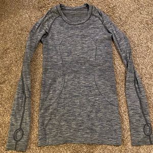 Long sleeve lululemon shirt